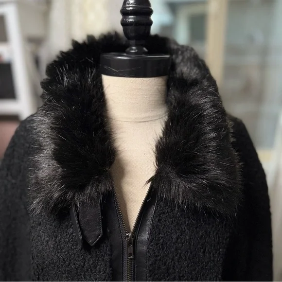 William Rast Black Teddy Jacket with Faux Fur Collar - Picture 6 of 6